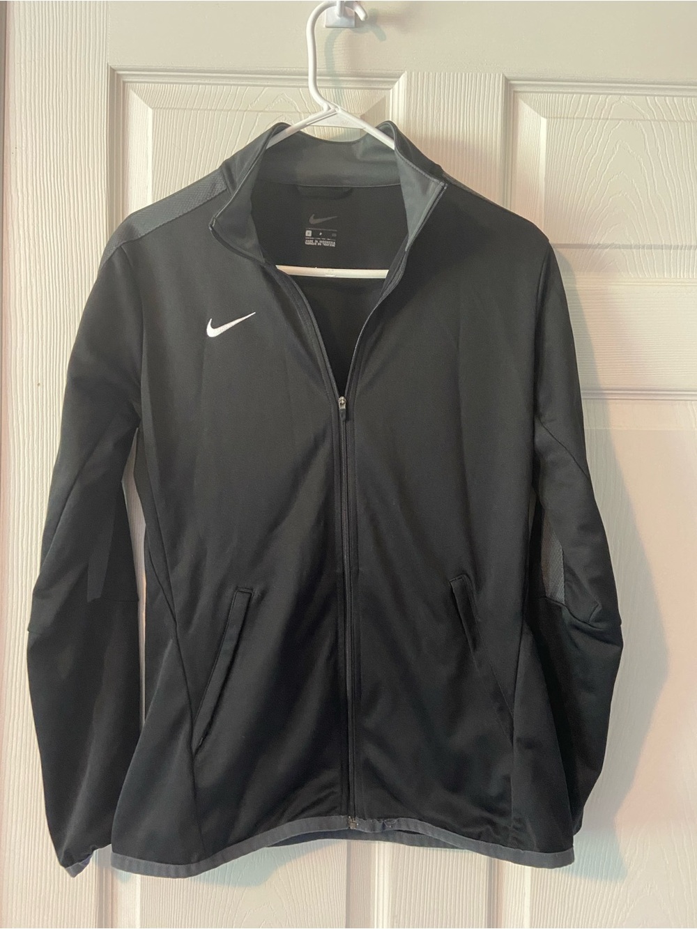 Nike Women’s Black Full-Zip Athletic Jacket